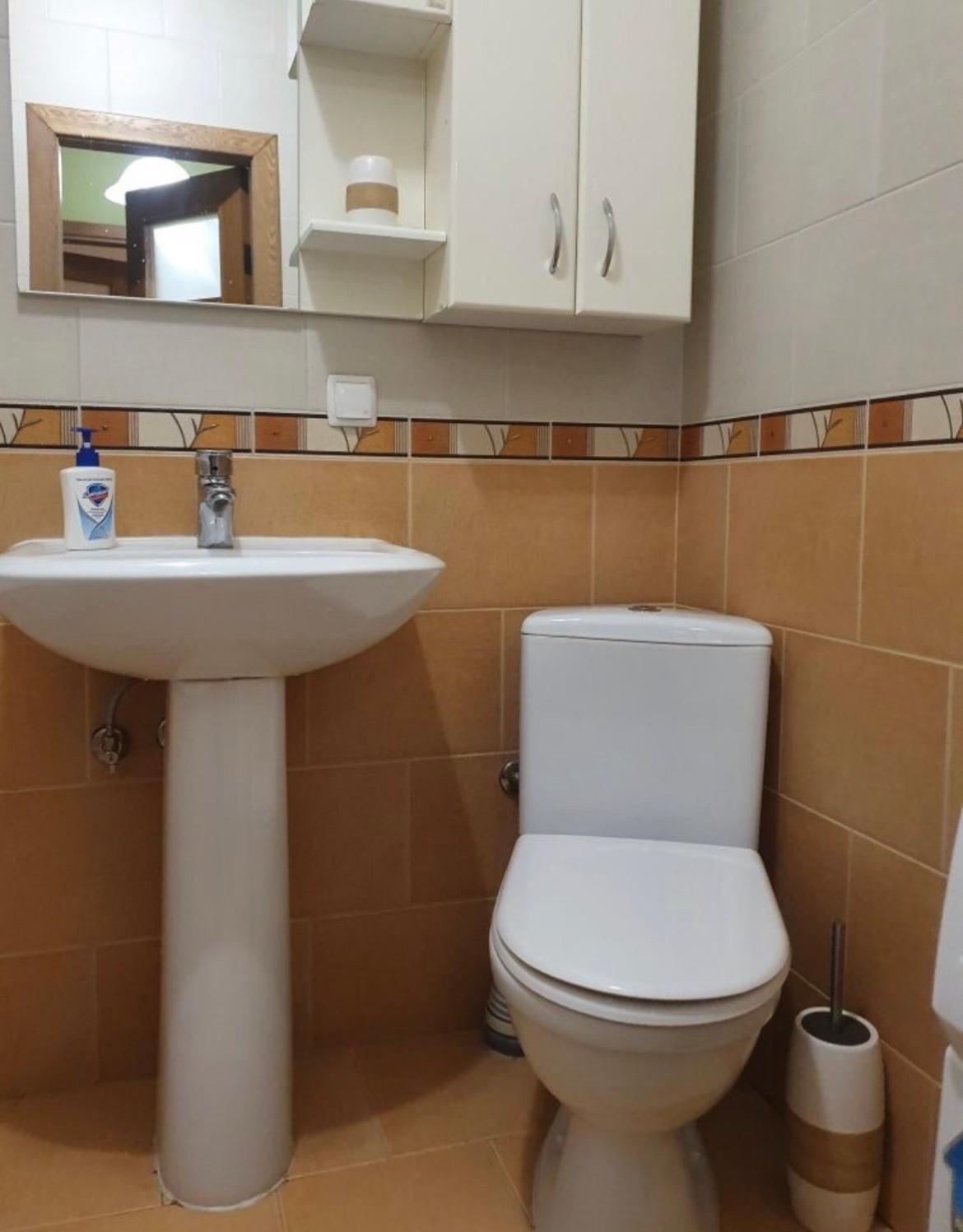 Затишна Квартира В Центрі Міста Lutsk Ngoại thất bức ảnh