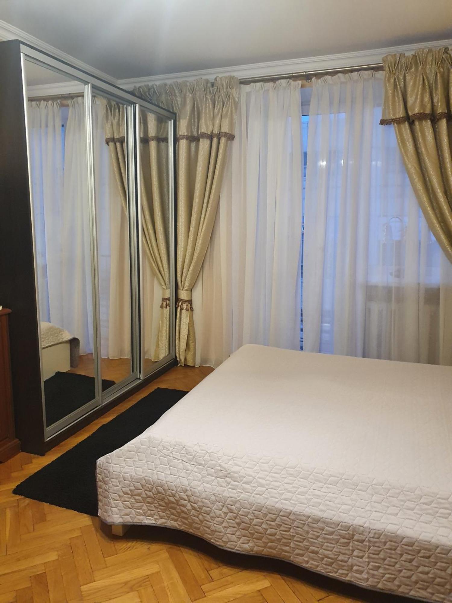 Затишна Квартира В Центрі Міста Lutsk Ngoại thất bức ảnh
